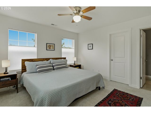 7594 Se DIVISION St, Portland, OR 97206