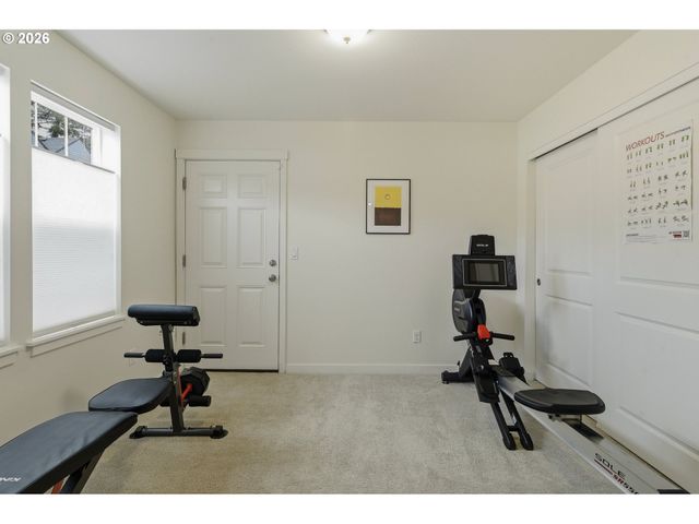 7594 Se DIVISION St, Portland, OR 97206