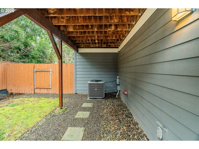 7594 Se DIVISION St, Portland, OR 97206