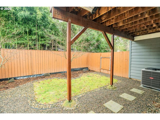 7594 Se DIVISION St, Portland, OR 97206