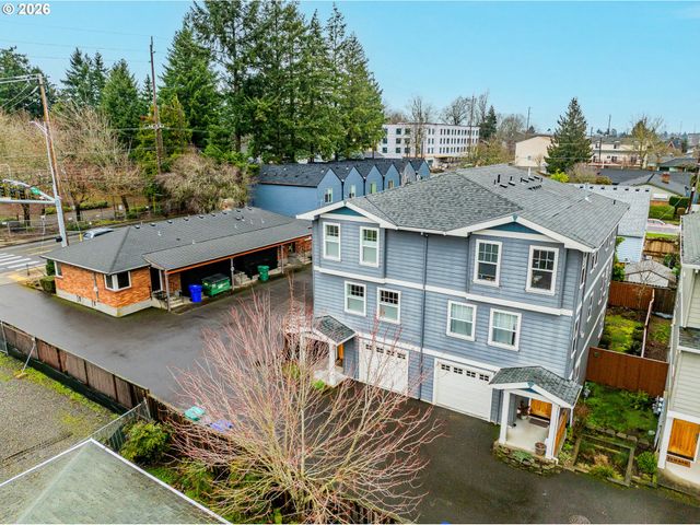 7594 Se DIVISION St, Portland, OR 97206