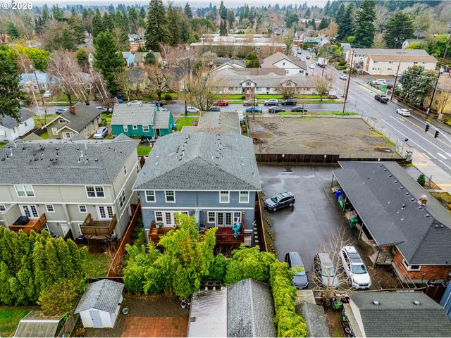 7594 Se DIVISION St, Portland, OR 97206