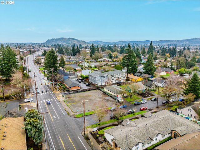 7594 Se DIVISION St, Portland, OR 97206