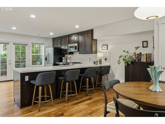 7594 Se DIVISION St, Portland, OR 97206