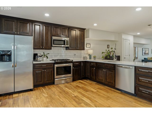 7594 Se DIVISION St, Portland, OR 97206