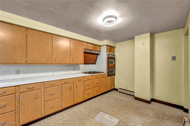 2131 Overland Avenue NE, Warren, OH 44483