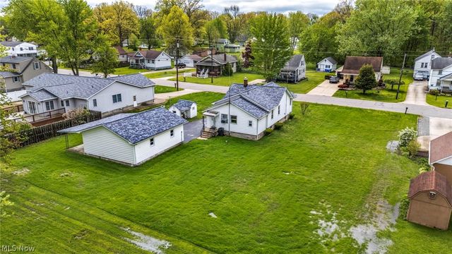 2131 Overland Avenue NE, Warren, OH 44483