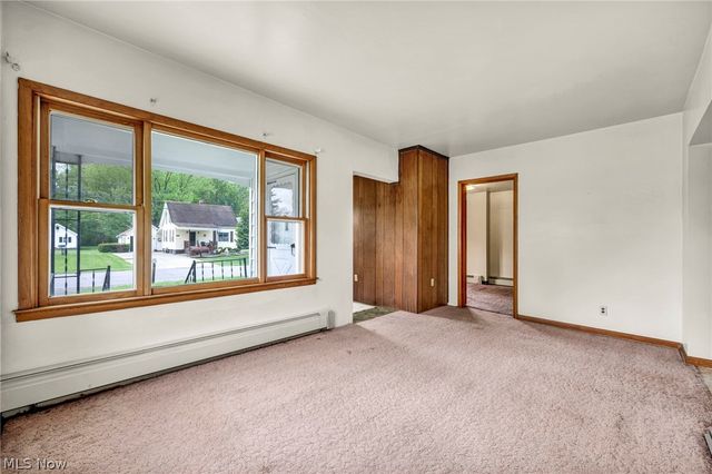 2131 Overland Avenue NE, Warren, OH 44483