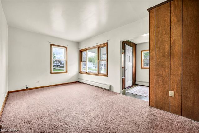 2131 Overland Avenue NE, Warren, OH 44483