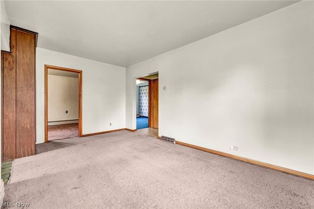 2131 Overland Avenue NE, Warren, OH 44483