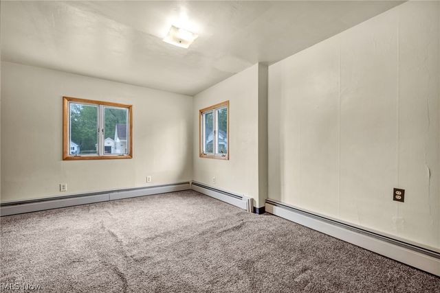 2131 Overland Avenue NE, Warren, OH 44483