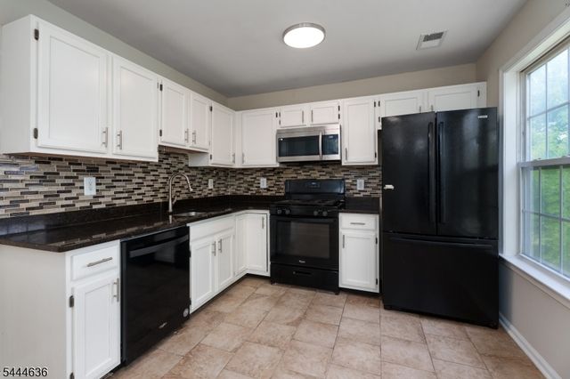 223 Tomahawk Ct, Montgomery Twp., NJ 08502