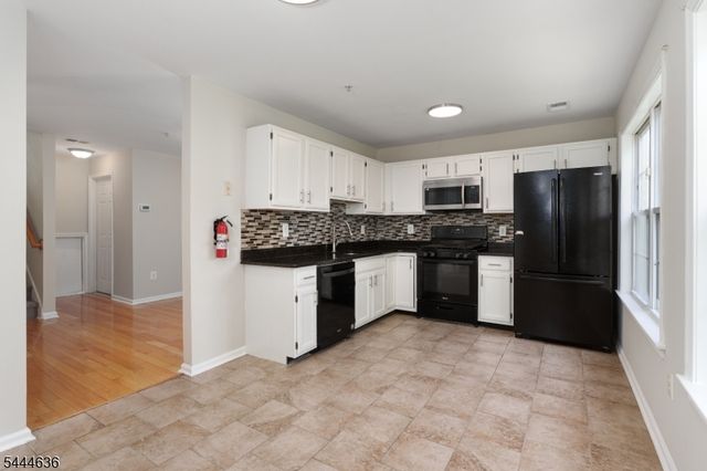 223 Tomahawk Ct, Montgomery Twp., NJ 08502