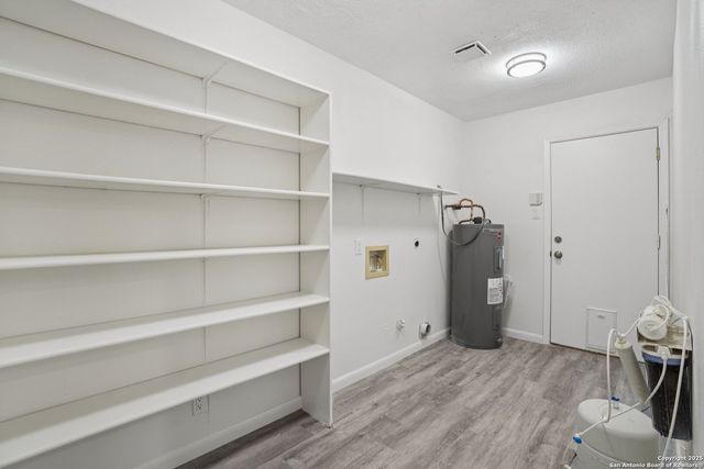 1923 Town Oak, San Antonio, TX 78232