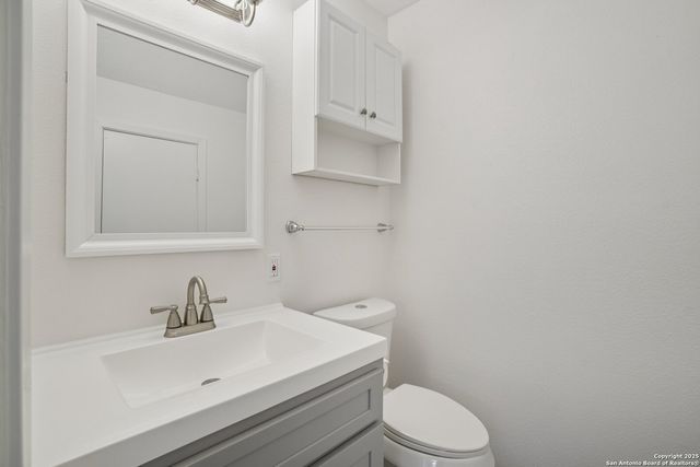 1923 Town Oak, San Antonio, TX 78232