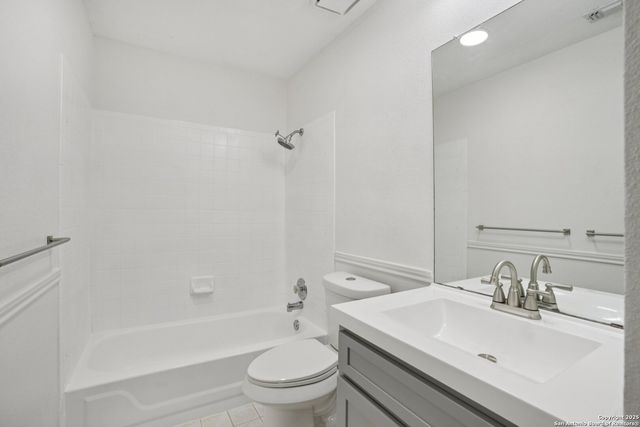 1923 Town Oak, San Antonio, TX 78232