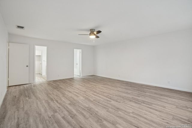 1923 Town Oak, San Antonio, TX 78232