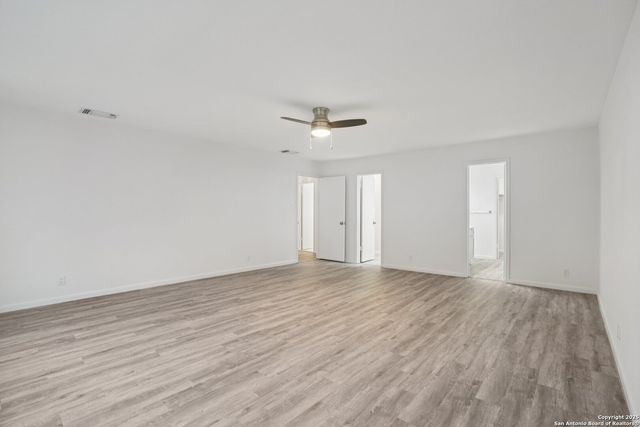 1923 Town Oak, San Antonio, TX 78232