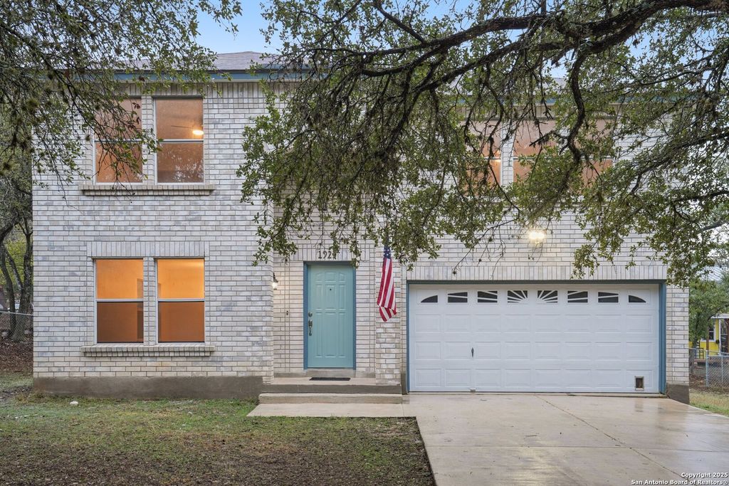 1923 Town Oak, San Antonio, TX 78232