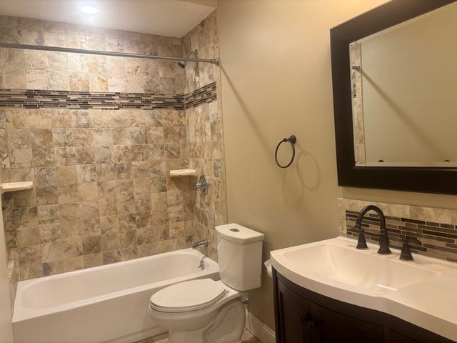 93 Bridge St 3, Salem, MA 01970