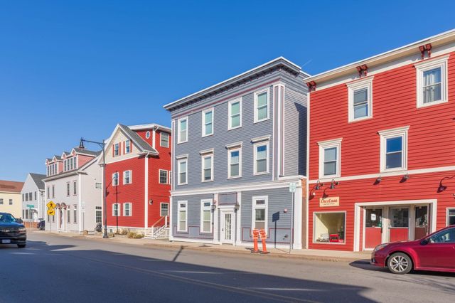 93 Bridge St 3, Salem, MA 01970