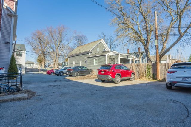 93 Bridge St 3, Salem, MA 01970