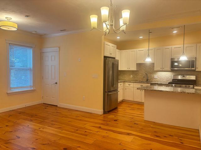 93 Bridge St 3, Salem, MA 01970