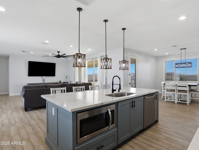 5995 E ROLLING RIDGE Road, San Tan Valley, AZ 85140