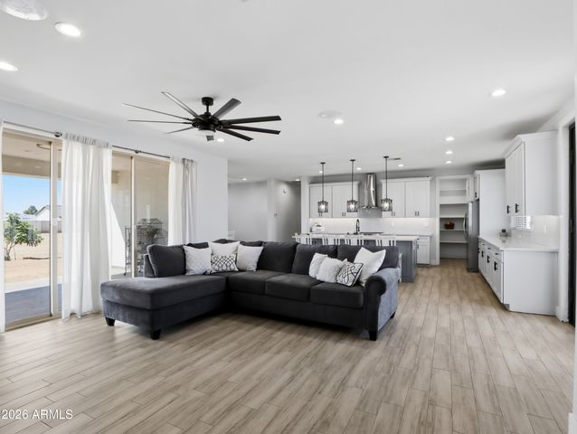 5995 E ROLLING RIDGE Road, San Tan Valley, AZ 85140