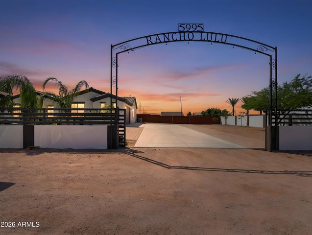 5995 E ROLLING RIDGE Road, San Tan Valley, AZ 85140