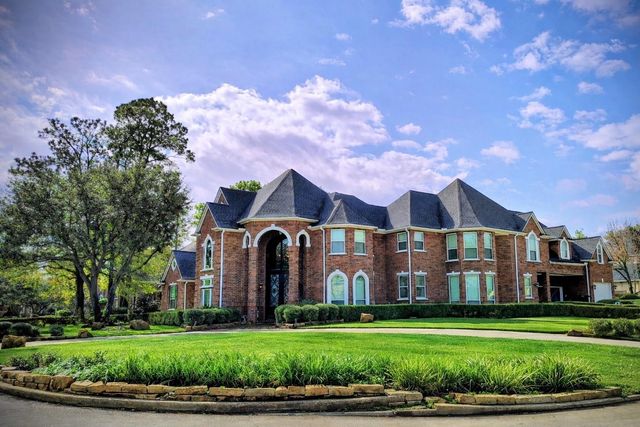 13707 Springmint Drive, Cypress, TX 77429