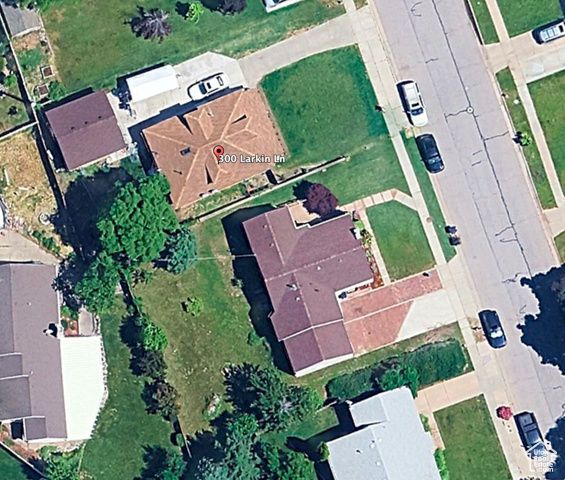 300 S LARKIN LN, Kaysville, UT 84037