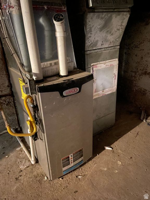 Image 24 of property listing at 300 S LARKIN LN, Kaysville, UT 84037