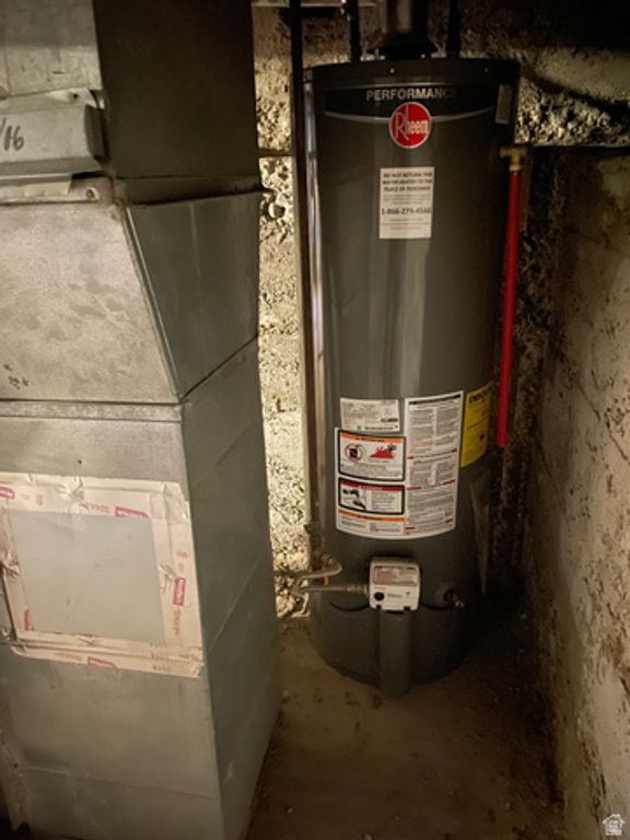 Image 25 of property listing at 300 S LARKIN LN, Kaysville, UT 84037