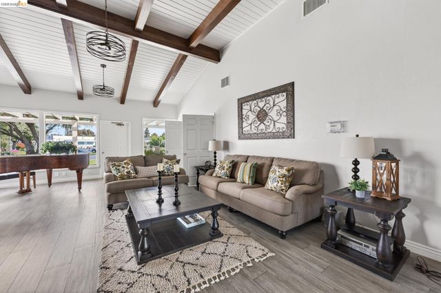 1057 Peralta Rd 26, Concord, CA 94520