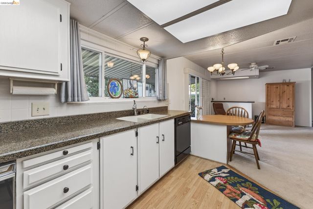 1057 Peralta Rd 26, Concord, CA 94520