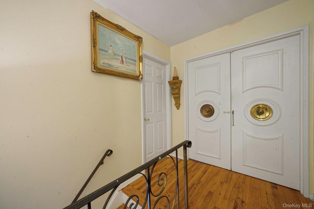 65 Avenue D, Farmingville, NY 11738