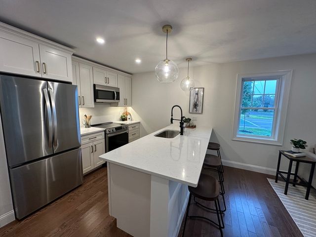 404 Oxford St N 2, Auburn, MA 01501