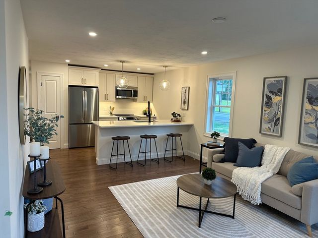 404 Oxford St N 2, Auburn, MA 01501