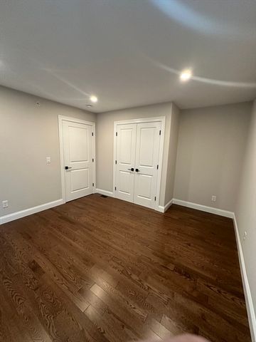 404 Oxford St N 2, Auburn, MA 01501