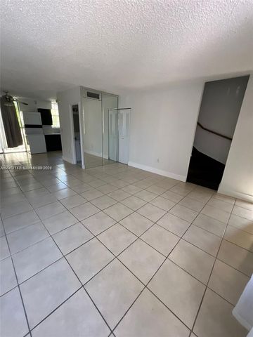 6133 SW 69th St 38, South Miami, FL 33143