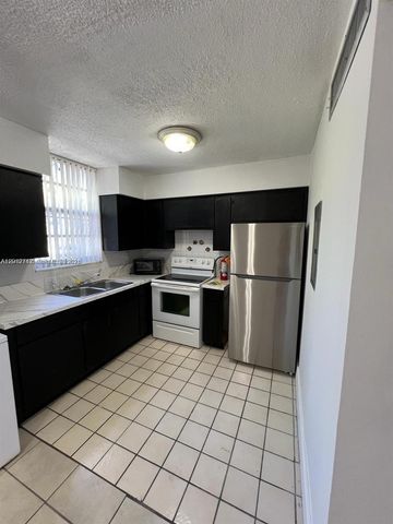 6133 SW 69th St 38, South Miami, FL 33143
