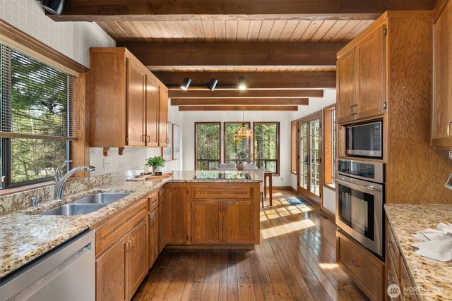 6821 Foothill Loop SW, Olympia, WA 98512