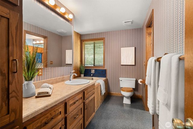 6821 Foothill Loop SW, Olympia, WA 98512