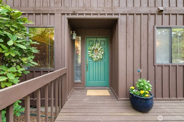 6821 Foothill Loop SW, Olympia, WA 98512