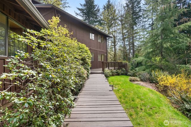 6821 Foothill Loop SW, Olympia, WA 98512