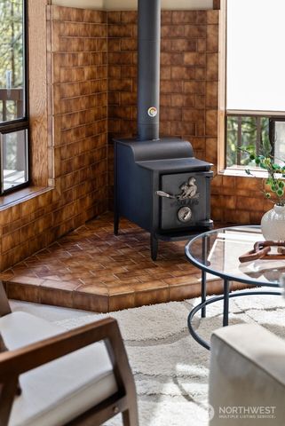 6821 Foothill Loop SW, Olympia, WA 98512