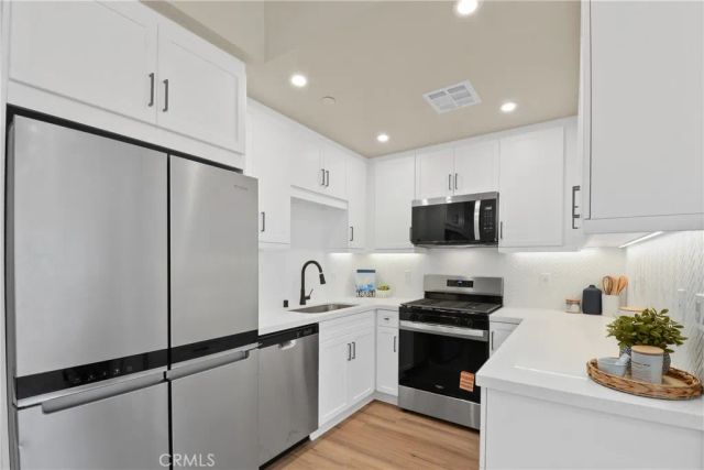 18082 Prairie Avenue 105, Torrance, CA 90504