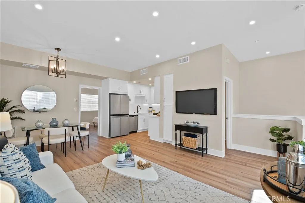 18082 Prairie Avenue 105, Torrance, CA 90504