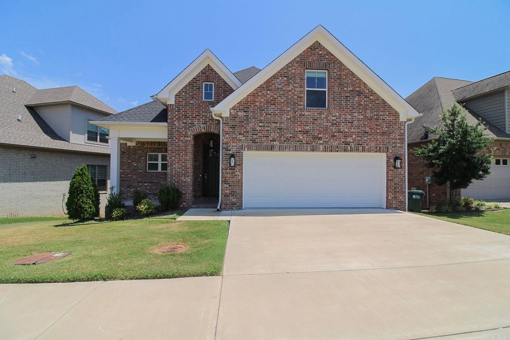 1050 Edinburgh Drive, Conway, AR 72034